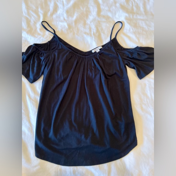 Ella Moss Off the Shoulder Top - Picture 2 of 3